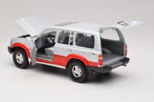Toyota Land Cruiser J80 Silber Rot Road Legends 1:18 92098 Druckguss — Bild 5 von 8