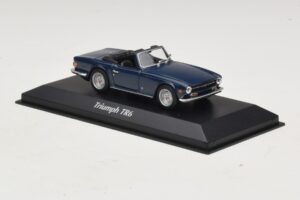 Triumph TR6 Dunkelblau Maxichamps 1:43 940132570 Diecast — Bild 3 von 5