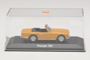 Triumph TR6 Orange Maxichamps 1:43 940132571 Druckguss — Bild 4 von 5