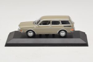 Volkswagen 411 LE Variant Savanna Beige Minichamps 1:43 400051114 Druckguss