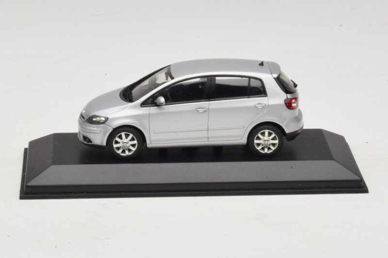 Volkswagen Golf Plus Mk5 Silber Ersatzkarton Minichamps 1:43 400054370-R1 Druckguss