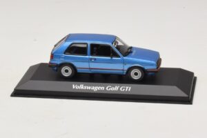 Volkswagen Golf GTI Mk2 Blau Metallic Maxichamps 1:43 940054120 Druckguss
