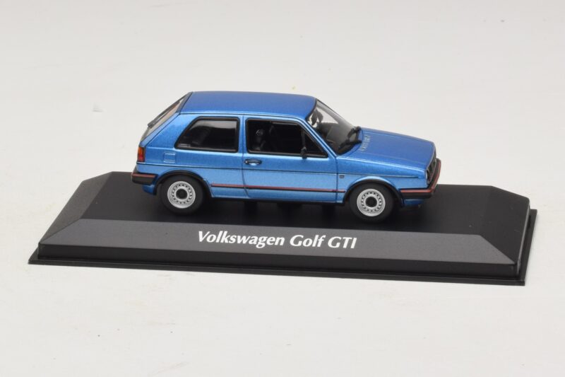 Volkswagen Golf GTI Mk2 Blau Metallic Maxichamps 1:43 940054120 Druckguss