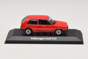 Volkswagen Golf GTI Mk2 Rot Maxichamps 1:43 940054121 Druckguss