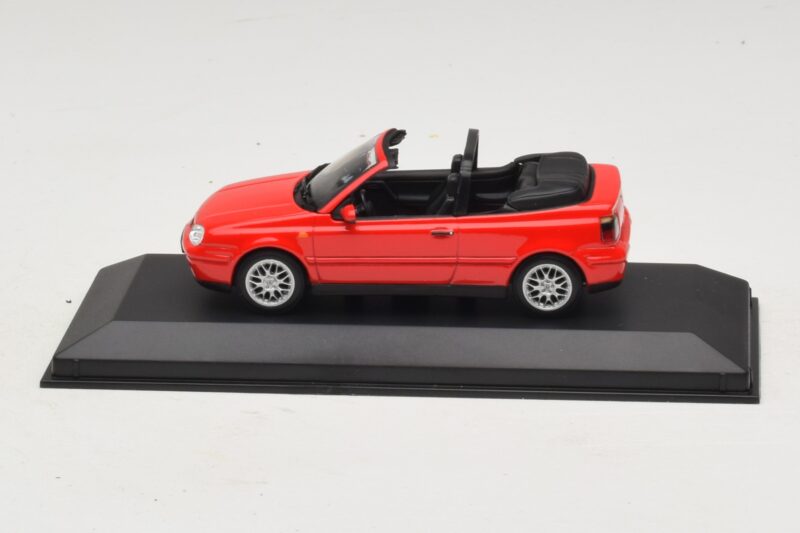 Volkswagen Golf Mk4 Cabriolet Rot Händler-Edition Minichamps 1:43 GOLF006 Druckguss