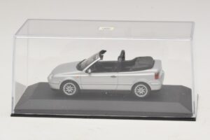 Volkswagen Golf Mk4 Cabriolet Silber Händler-Edition Minichamps 1:43 GOLF004 Druckguss — Bild 4 von 5