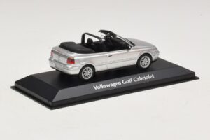 Volkswagen Golf Mk4 Cabriolet Silber Maxichamps 1:43 940058331 Druckguss — Bild 2 von 5