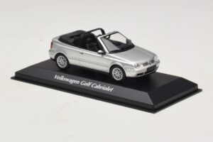 Volkswagen Golf Mk4 Cabriolet Silber Maxichamps 1:43 940058331 Druckguss — Bild 3 von 5