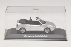Volkswagen Golf Mk4 Cabriolet Silber Maxichamps 1:43 940058331 Druckguss — Bild 4 von 5