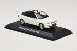 Volkswagen Golf Mk4 Cabriolet Weiß Maxichamps 1:43 940058330 Druckguss — Bild 3 von 5
