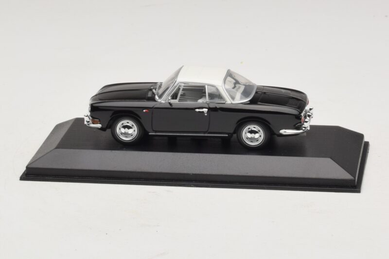 Volkswagen Karmann Ghia Schwarz mit weißem Dach Minichamps 1:43 430050224 Druckguss
