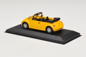 Volkswagen New Beetle Cabriolet Gelb Minichamps 1:43 BEETLE002 Druckguss — Bild 3 von 5