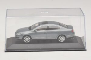 Volkswagen Passat B6 Grau Metallic Minichamps 1:43 PASSAT006 Druckguss — Bild 4 von 5
