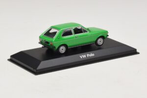 Volkswagen Polo Mk1 Grün Maxichamps 1:43 940050501 Druckguss — Bild 2 von 5