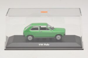 Volkswagen Polo Mk1 Grün Maxichamps 1:43 940050501 Druckguss — Bild 4 von 5