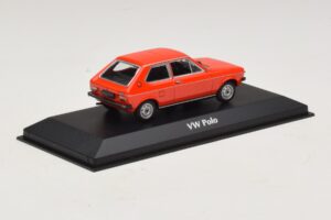 Volkswagen Polo Mk1 Rot Maxichamps 1:43 940050500 Druckguss — Bild 2 von 5