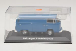 Volkswagen T2b Lieferwagen Blau Maxichamps 1:43 940053061 Druckguss — Bild 4 von 5