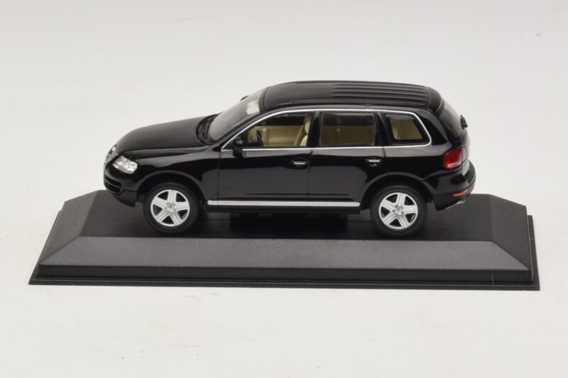 Volkswagen Touareg 7L Schwarz Minichamps 1:43 Volkswagen Touareg 7L Schwarz Minichamps 1:43 TOUAREG002 Druckguss