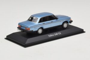 Volvo 240 GL Blue Metallic Maxichamps 1:43 940171400 Druckguss — Bild 2 von 5
