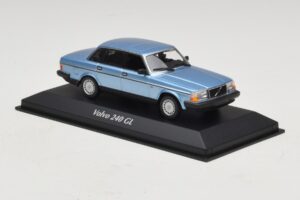 Volvo 240 GL Blue Metallic Maxichamps 1:43 940171400 Druckguss — Bild 3 von 5