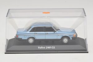 Volvo 240 GL Blue Metallic Maxichamps 1:43 940171400 Druckguss — Bild 4 von 5