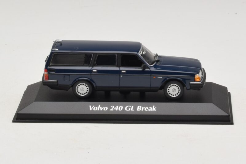 Volvo 240 GL Kombi Dunkelblau Maxichamps 1:43 940171412 Druckguss