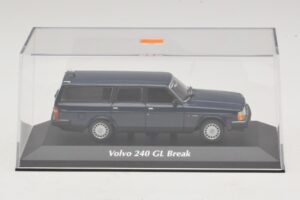 Volvo 240 GL Kombi Dunkelblau Maxichamps 1:43 940171412 Druckguss — Bild 4 von 5