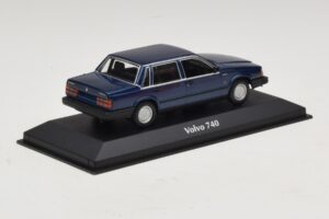 Volvo 740 Dark Blue Metallic Maxichamps 1:43 940171701 Druckguss — Bild 2 von 5