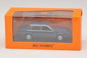Volvo 740 Dark Blue Metallic Maxichamps 1:43 940171701 Druckguss — Bild 5 von 5