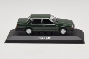 Volvo 740 Dunkelgrün Maxichamps 1:43 940171700 Druckguss